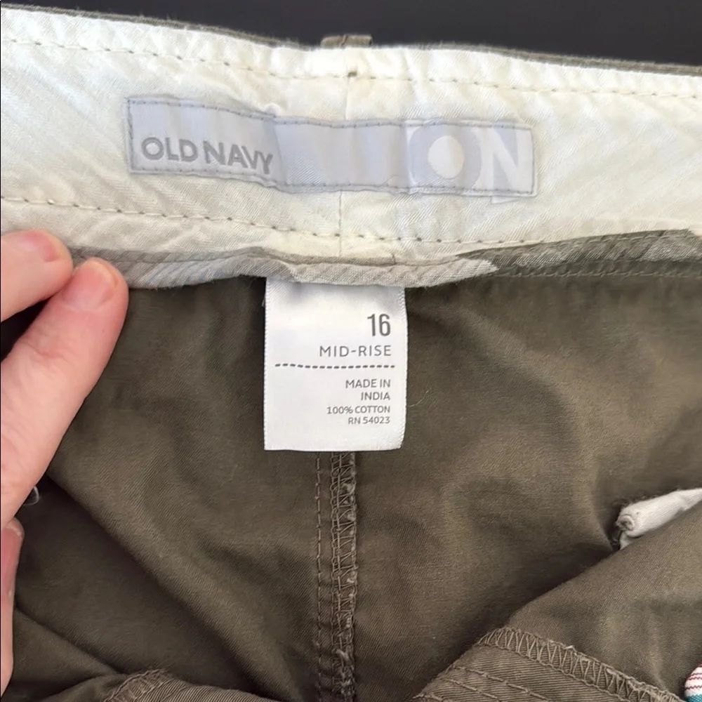 Old Navy Mid-Rise Cotton shorts, Sz 16